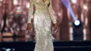Penampilan Miss District of Columbia, Deshauna Barber pada sesi gaun malam di kontes Miss USA 2016, di Las Vegas, (5/6). Kini 8 tahun berlalu, akhirnya  Miss USA 2016 kembali memilih pemenang Black Beauty-nya yaitu Deshauna Barber. (REUTERS/Steve Marcus)