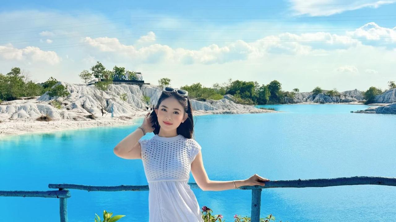 Potret Natasha Wilona di Bangka