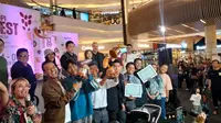 Wamenparekraf  Angela Tanoesoedibjo Bersama Para Pemenang Lomba Barista Innovation Challenge, Mall Kota Kasablanka, Jakarta Selatan (Dok.Liputan6.com/Winda Syifa Sahira)