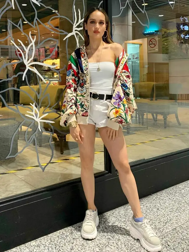 [Fimela] Cinta Laura