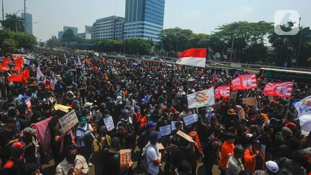 Massa Mulai Padati Depan Gedung DPR/MPR RI