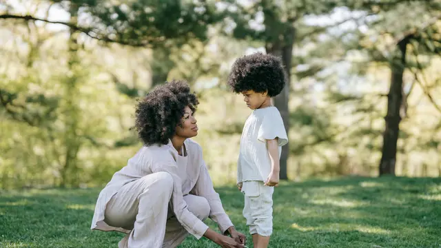 Tips Validasi Emosi Anak Tanpa Menghakimi agar Si Kecil Merasa Aman dan Dicintai