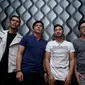 Grup band yang digawangi oleh Ariel, Uki, Lukman dan David memang menjadi band yang selalu semangat menghasilkan karya-karya terbarunya. Telah 14 tahun mereka berkiprah di belantika musik tanah air. (Andy Masela/Bintang.com)