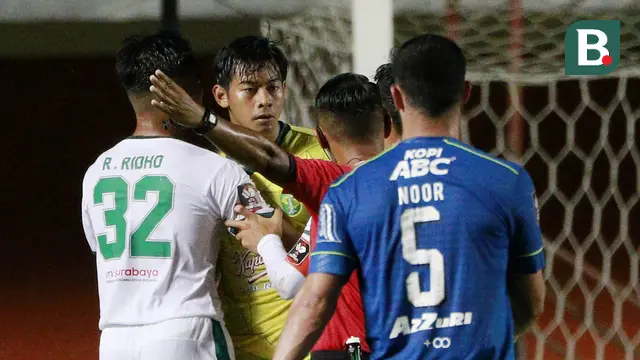 FOTO: Persib Bandung sementara Unggul Telak 3-0 atas Persebaya Surabaya di Babak Pertama - Satria Tama