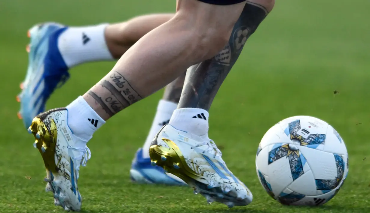 Namun dilihat dari kualitas pemain, Lionel Messi dan kawan-kawan sedikit diunggulkan. Selain itu juga, Argentina akan bermain di hadapan pendukungnya. (AP Photo/Gustavo Garello)
