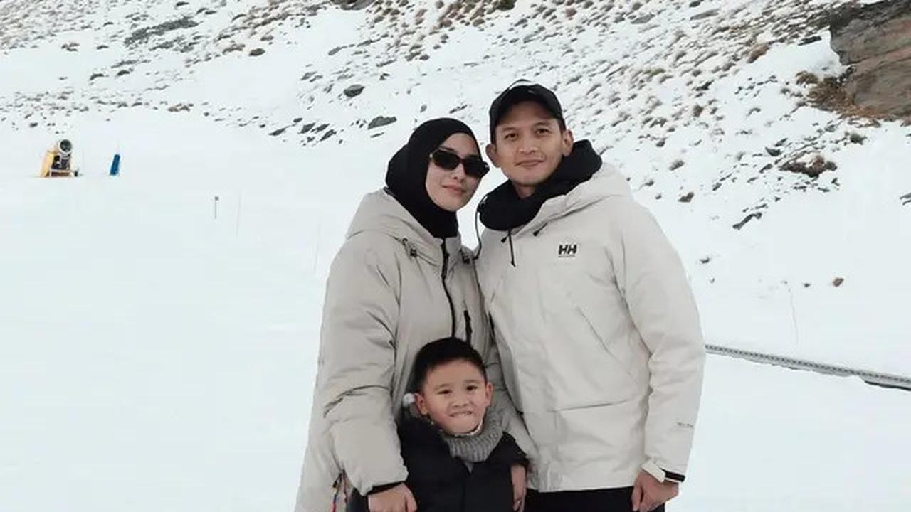 Gaya Liburan Citra Kirana di New Zealand Bersama Keluarga, Inspirasi Fashion Musim Dingin