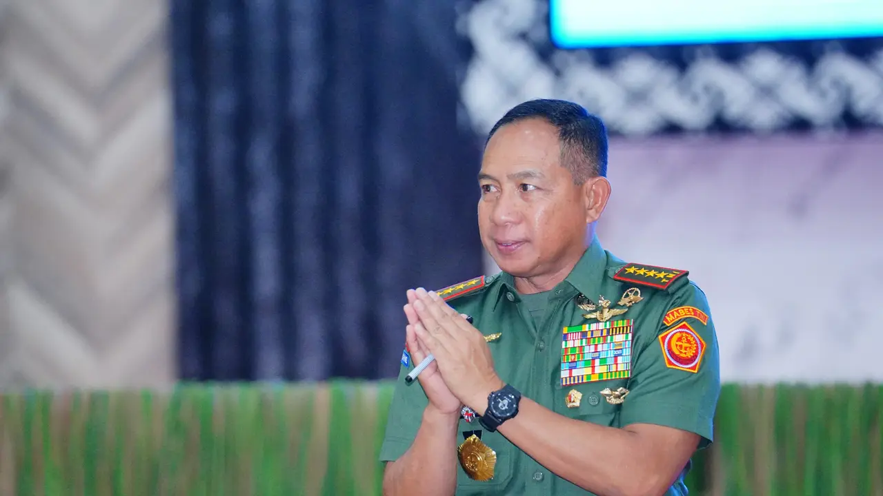 Panglima TNI Jenderal TNI Agus Subiyanto menghadiri Doa Bersama Lintas Agama dalam rangka menyambut tahun 2026. Kegiatan ini digelar di GOR A. Yani Mabes TNI, Cilangkap, Jakarta Timur, Rabu (31/12) (Istimewa)