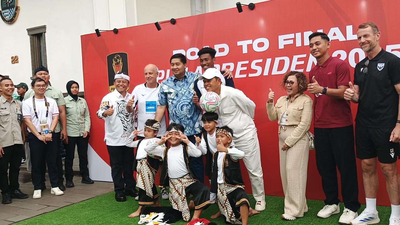 VIDEO: Kocak Ijal Papua "Pace Sunda" Sampai Dimarahi Dedi Mulyadi di Konpers Piala Presiden