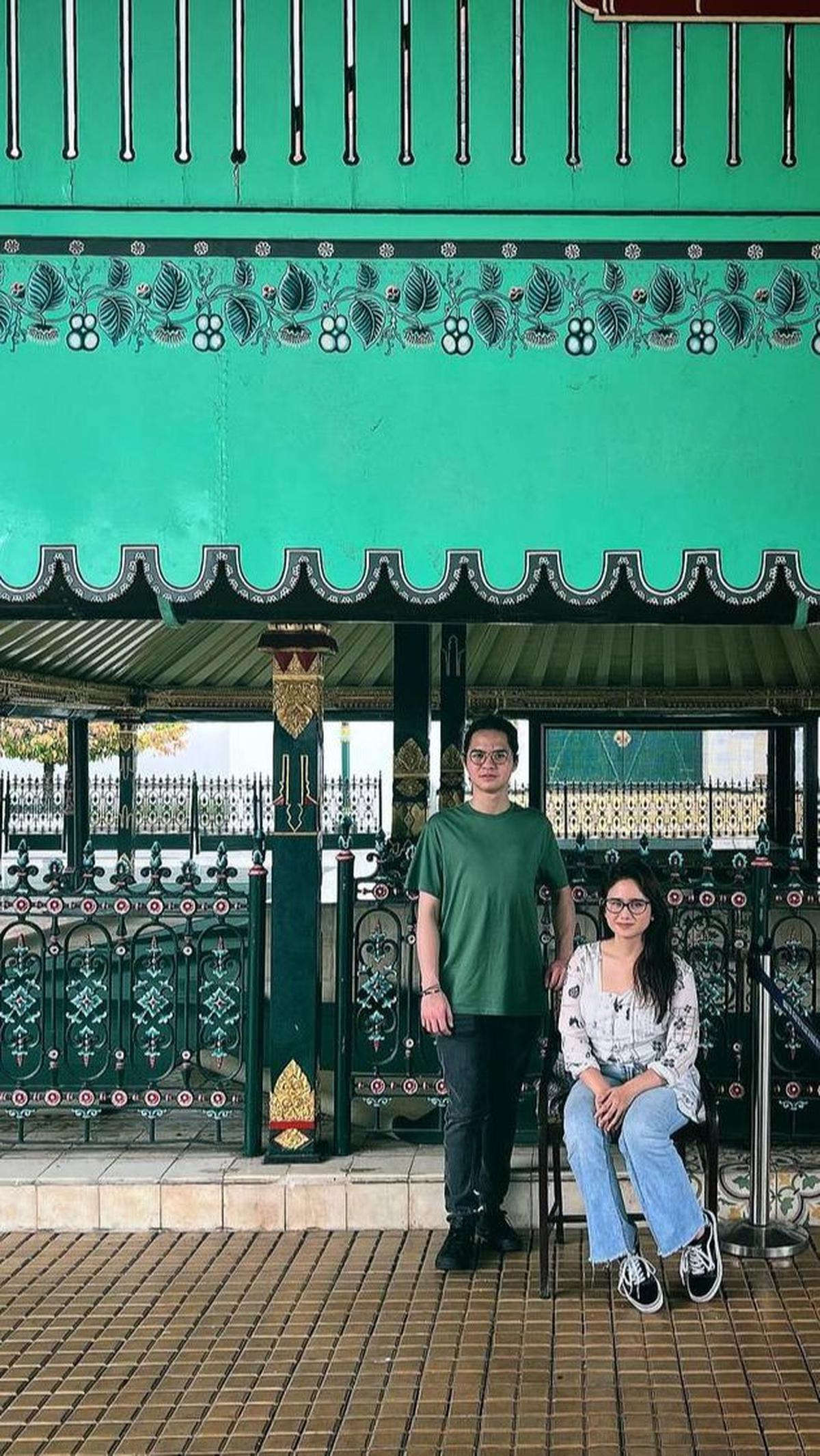 Jalan-Jalan Ke Tempat Keren