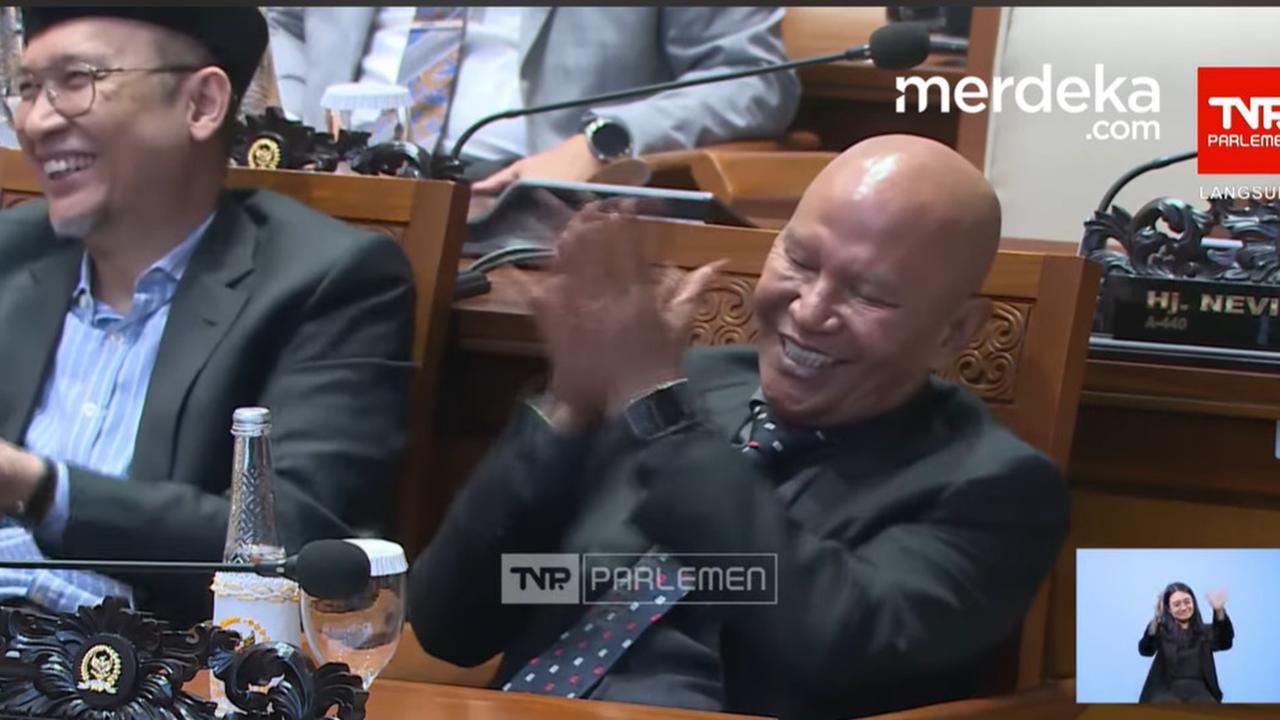 VIDEO: Said PDIP Tertawa Ngakak, Dicari cari Menkeu Purbaya di Sidang Paripurna DPR