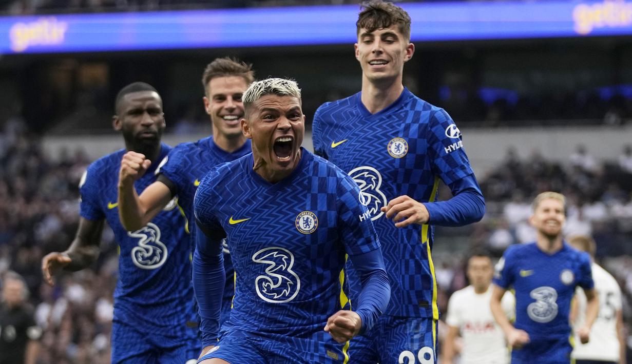 Chelsea berhasil mengurangi ketergantungan terhadap Romelu Lukaku saat menang 3-0 atas tim sekota, Tottenham Hotspur dalam laga pekan ke-5 Liga Inggris 2021/2022. Chelsea unggul 3 gol melalui Thiago Silva, N'Golo Kante dan Antonio Ruediger, tanpa gol Romelu Lukaku. (AP/Matt Dunham)