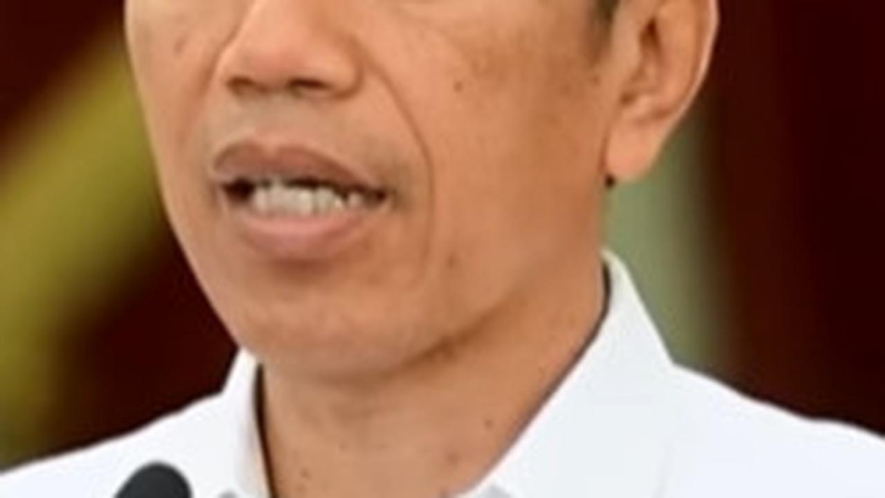 Pesan Jokowi ke Menteri: Bansos Harus Diteruskan
