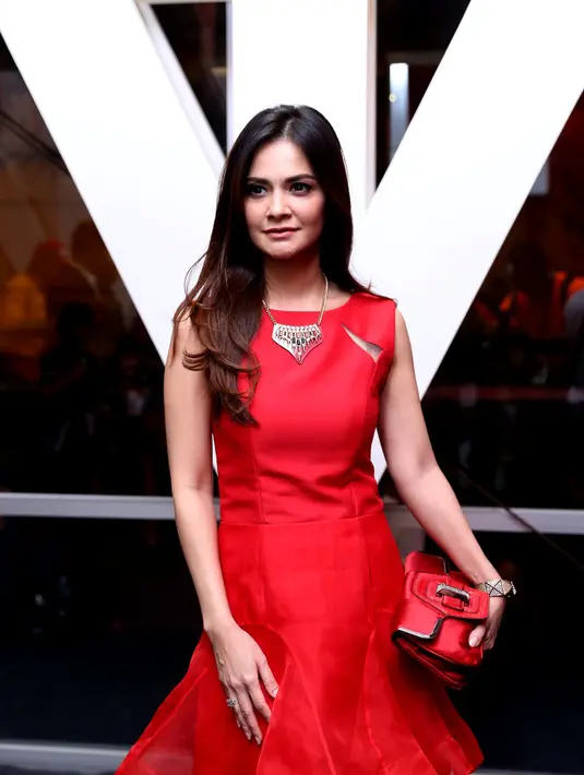 Cut Tari enggan untuk buka suara soal hubungannya dengan Richard Kevin. Wanita yang sempat memiliki hubungan dengan Ariel Noah ini hanya mau bicara soal kegiatannya. (Andy Masela/Bintang.com)