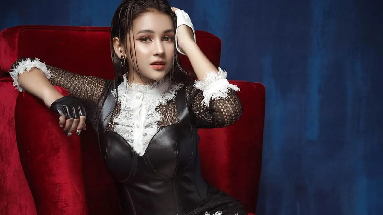 Sandrinna Michelle hingga Raisa Andriana, 10 Gaya Artis Pakai Dress Hitam yang Bisa Jadi Inspirasi