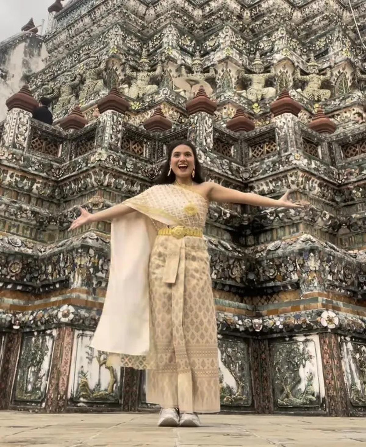 6 Gaya Marsha Aruan Liburan di Thailand, Dibalut Baju Tradisional, Kenakan Baju Rp300 ribuan, hingga Kacamata Rp10 jutaan