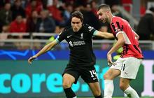 Kata Arne Slot saat Menjawab Rumor Transfer Chiesa