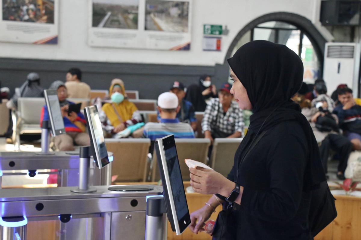 Penumpang Perempuan Kini Bisa Pilih Teman Sebelah dengan Fitur Baru di KAI Access