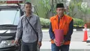 Anggota DPRD Lampung Tengah nonaktif Zainudin akan menjalani pemeriksaan penyidik di Gedung KPK, Jakarta, Rabu (10/7/2019). Zainudin diperiksa sebagai tersangka terkait kasus dugaan gratifikasi Rp 95 miliar menyetujui pinjaman daerah ke PT Sarana Multi Infrastruktur. (merdeka.com/Dwi Narwoko)