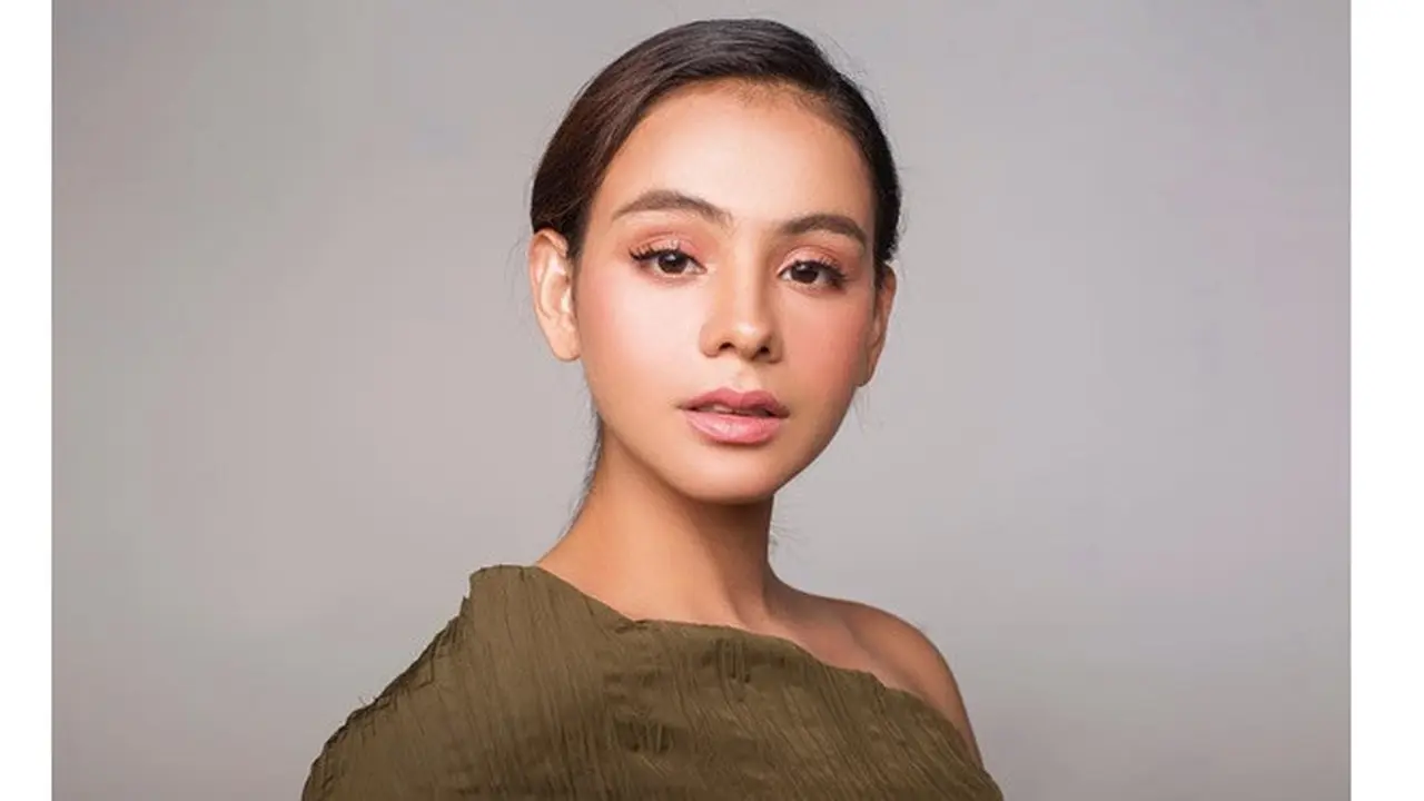 5 Pesona Sahila Hisyam Tanpa Makeup, Tetap Cantik Menawan