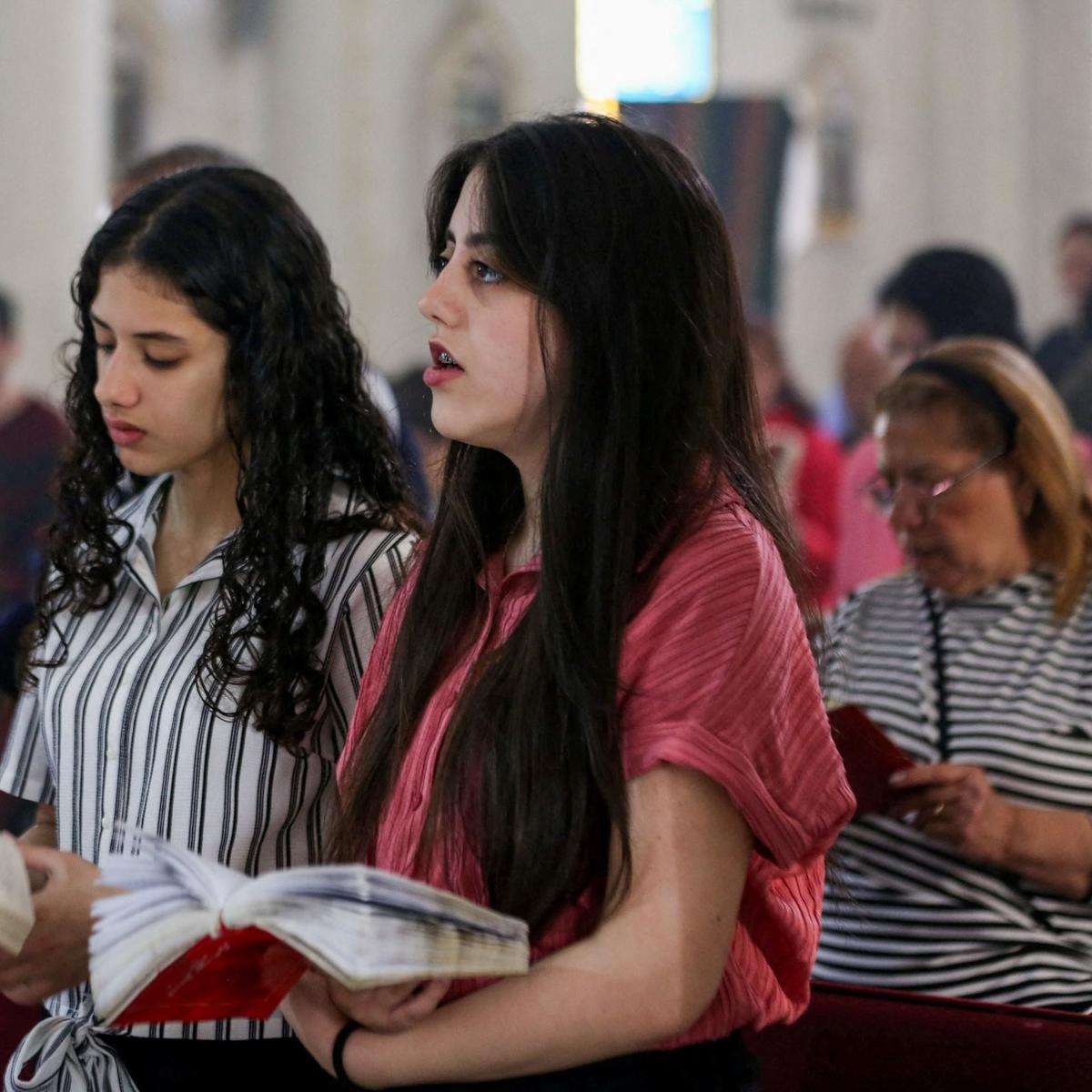 Umat ​​Kristen Palestina Rayakan Misa Paskah di Gaza