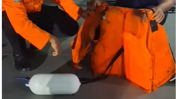 Ini Penampakan Pelampung dan Buoy Ditemukan Kapal TNI di Selat Sunda