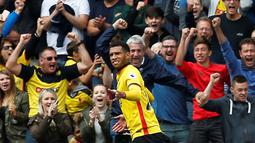Ekspresi pemain Watford, Etienne Capoue, setelah mencetak gol pertama ke gawang Manchester United dalam laga Premier League di Stadion Vicarage Road, Minggu (18/9/2016). (Action Images via Reuters/Andrew Couldridge)