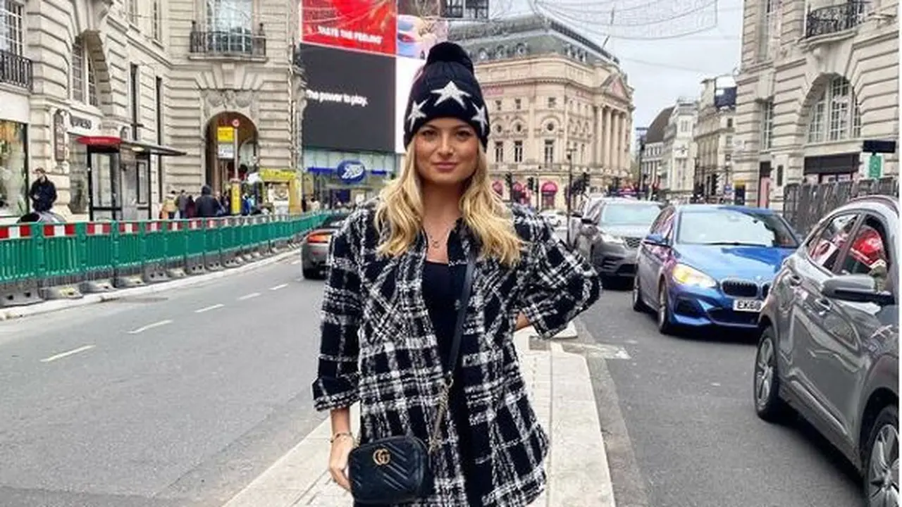 Tak Jadi Dipenjara, Eks Ratu Kecantikan Inggris Didenda Rp85 Juta karena Kabur dari Karantina Mandiri