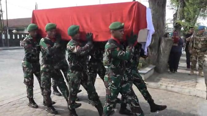 Kepulangan Sang Penjaga Perdamaian: Tangis Histeris Sambut Jenazah Praka Rico Pramudia