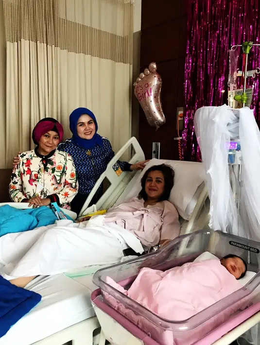 "Kami menikah 21 Februari 2016. Hampir dua tahun," tutur Andi di sebuah tayangan infotainment dan dilansir dari Liputan6.com, beberapa waktu yang lalu.  (Instagram/Andisorayabeatrix)