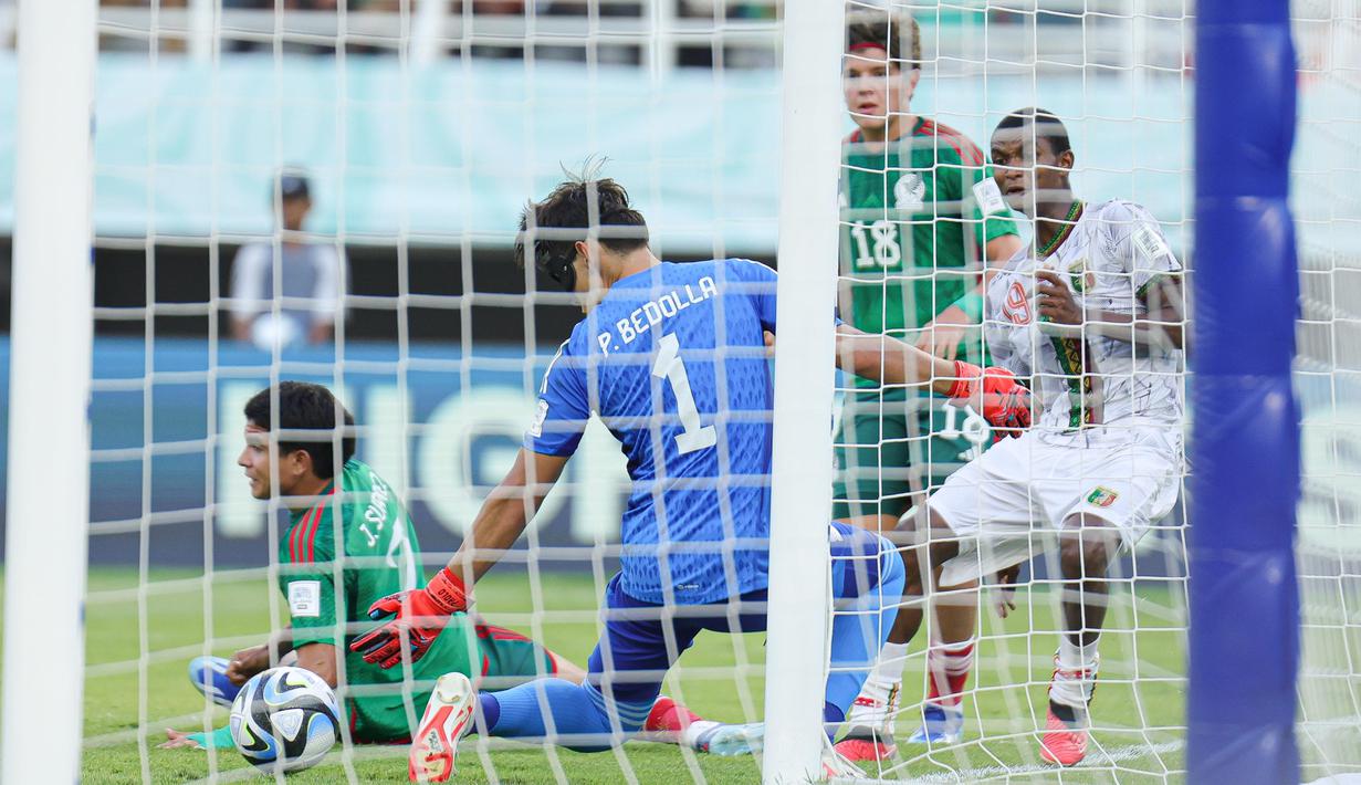 Beberapa kali, pemain Meksiko U-17 melakukan kesalahan. (Doc. LOC WCU17/NFL)
