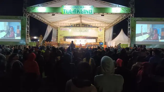 Panggung Wayang Kulit Tolak Linu.