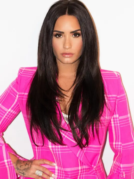 Namun hal yang berbeda dialami oleh Mike. Ia sudah membayar mahal untuk mendapatkan kekecewaan. (instagram/ddlovato)