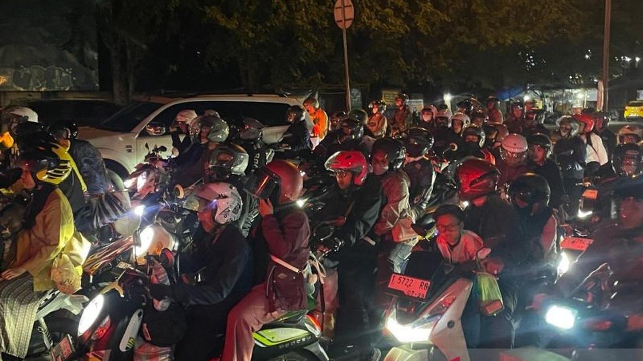 Arus Balik Lebaran Cirebon 2026: Dishub Catat Ribuan Kendaraan Lintasi Pantura Per Jam