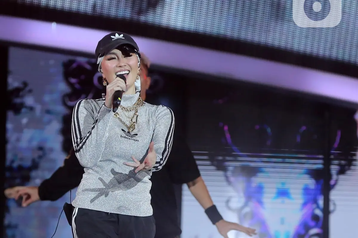Agnez Mo Bawa Nostalgia Lagu Lawasnya di Konser Raya 28 Tahun Indosiar