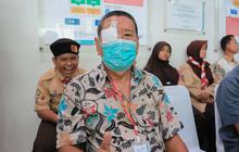 Peringati Hari Ibu ke-97, Pemprov DKI Gelar Operasi Katarak dan Bagikan Kacamata Gratis
