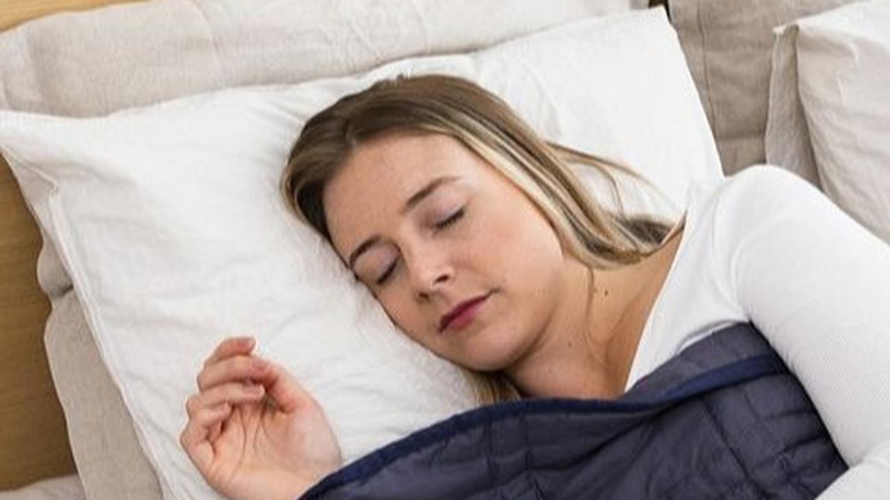 Ingatlah, setiap orang memiliki kebutuhan tidur yang berbeda, dan penting untuk mencari solusi yang sesuai dengan kondisi dan kebutuhan tubuh masing-masing.