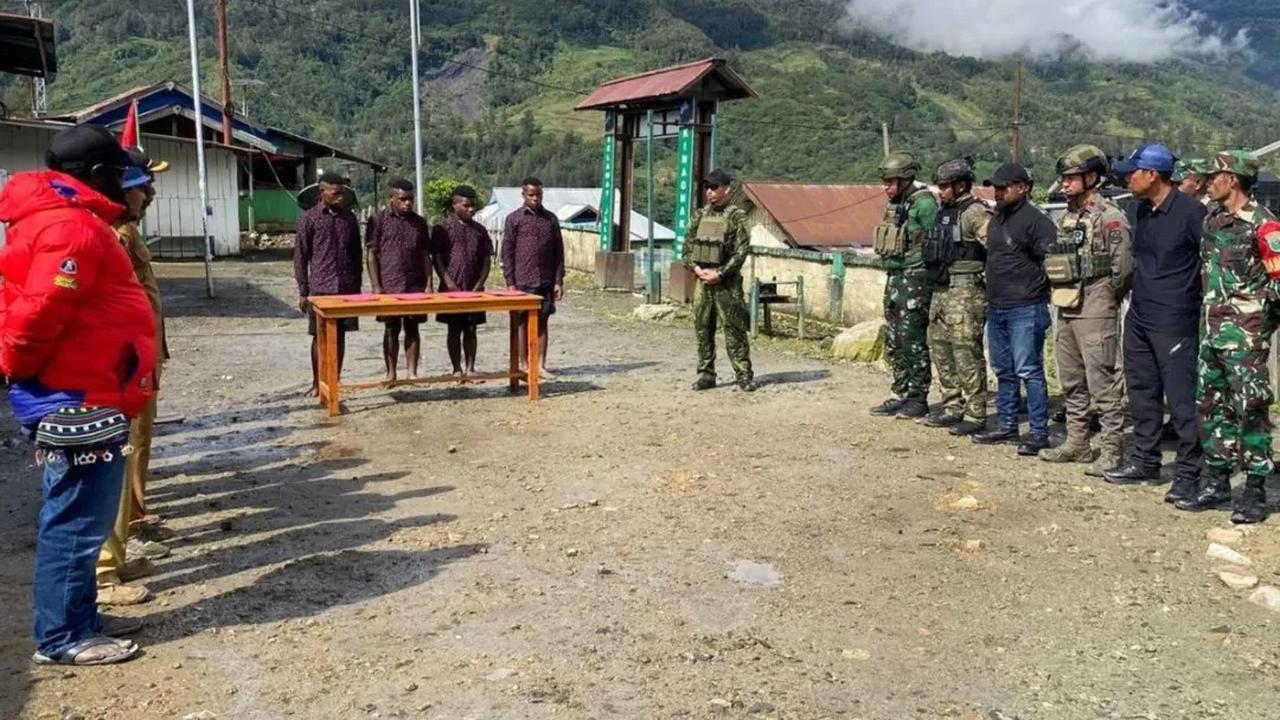 Momen 4 Eks Anggota OPM Ucap Sumpah Setia ke NKRI