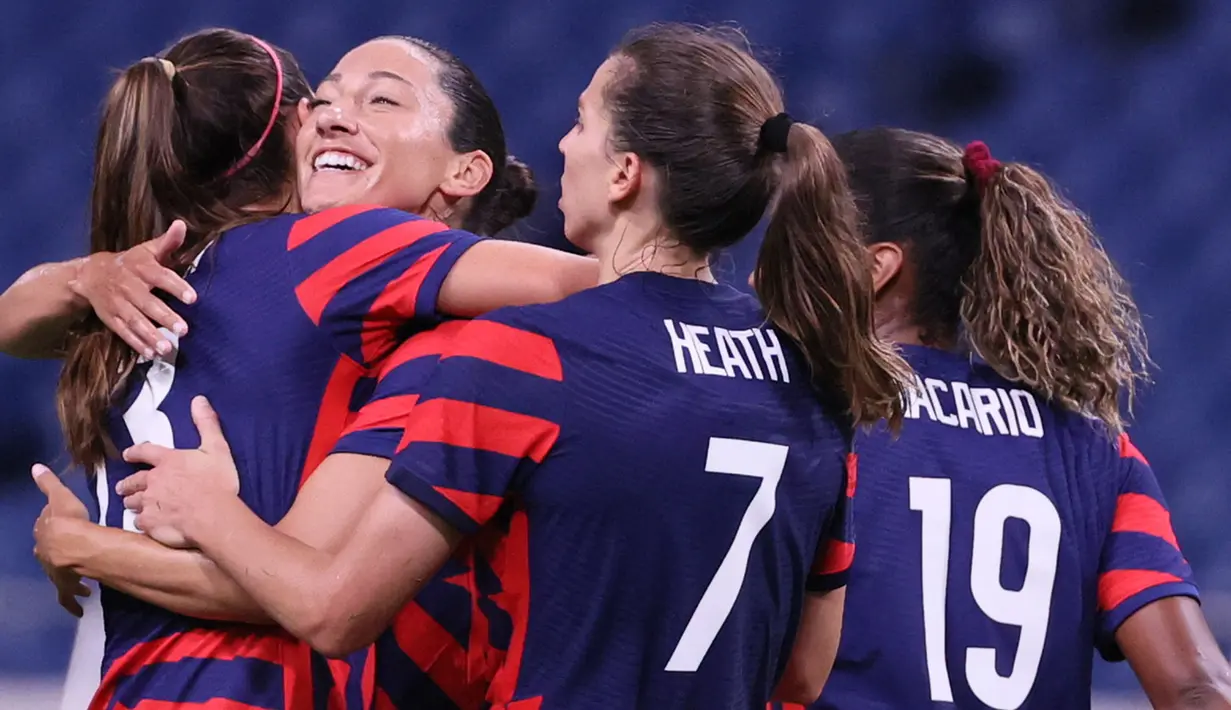 Kemenangan ini membuat Amerika Serikat berhasil bertengger di posisi kedua dengan poin tiga. Mereka teritinggal tiga poin dari pimpinan klasemen Grup G yaitu Swiss yang berhasil merebut poin penuh ketika melawan Australia dengan skor 4-2. (Foto: AFP/Ayaka Naito)