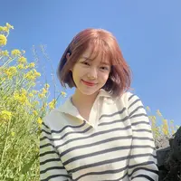 Kim Sejeong tampil dengan potongan rambut baru. (Foto: Instagram/clean_0828)