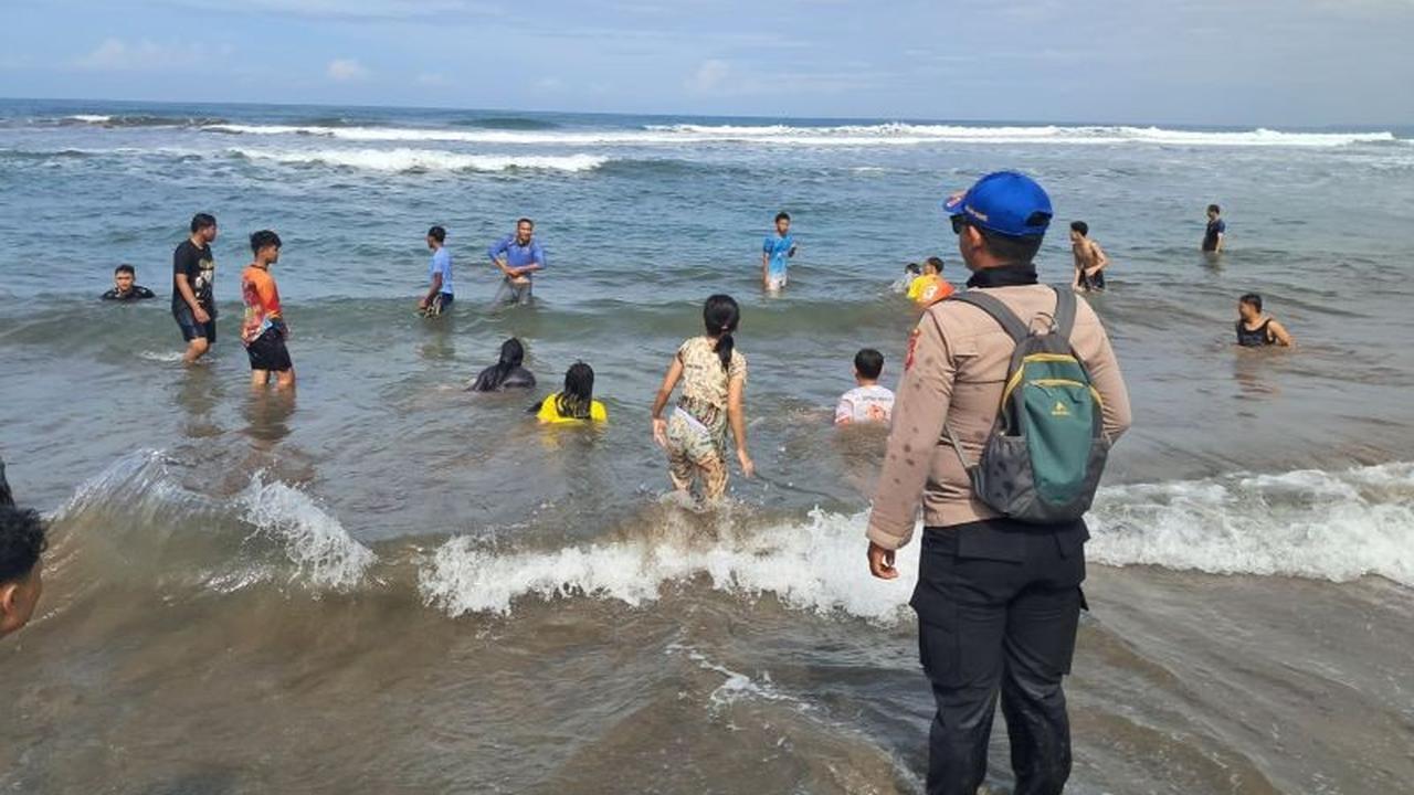 Pantai Santolo Garut Jadi Primadona Wisata Lebaran 2026, Kunjungan Melonjak Signifikan