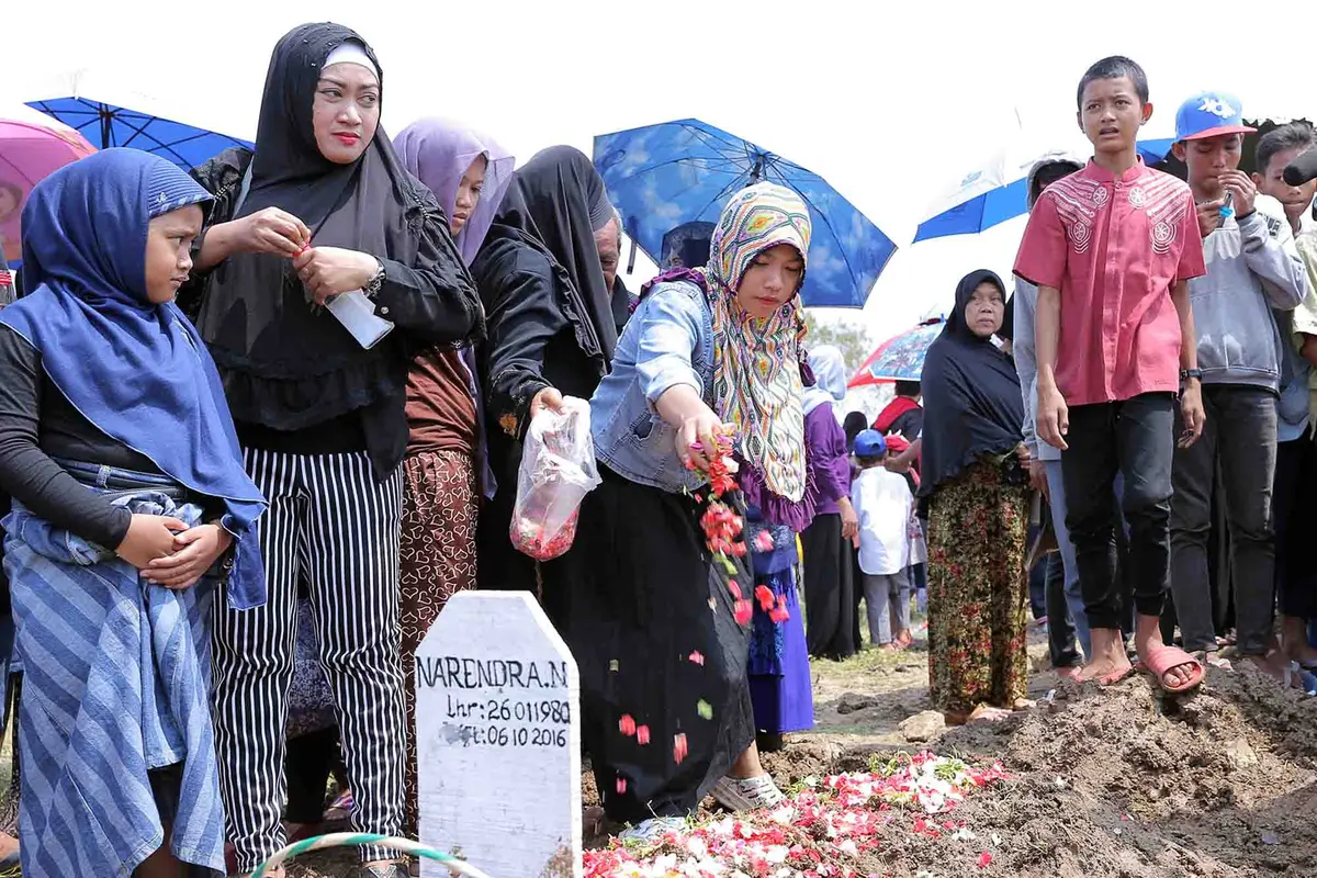 [Bintang] Pemakaman Narendra KDI