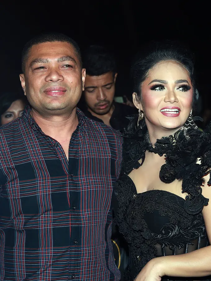 Krisdayanti dan Raul Lemos