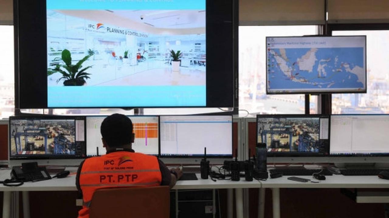 Mengawasi dwelling time dari Gedung Planning dan Control Division