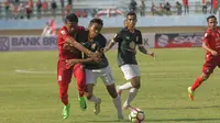 Persis Solo menutup kiprah pada babak penyisihan grup Liga 2 2017 dengan hasil imbang melawan PSIR Rembang. (Bola.com/Ronald Seger)