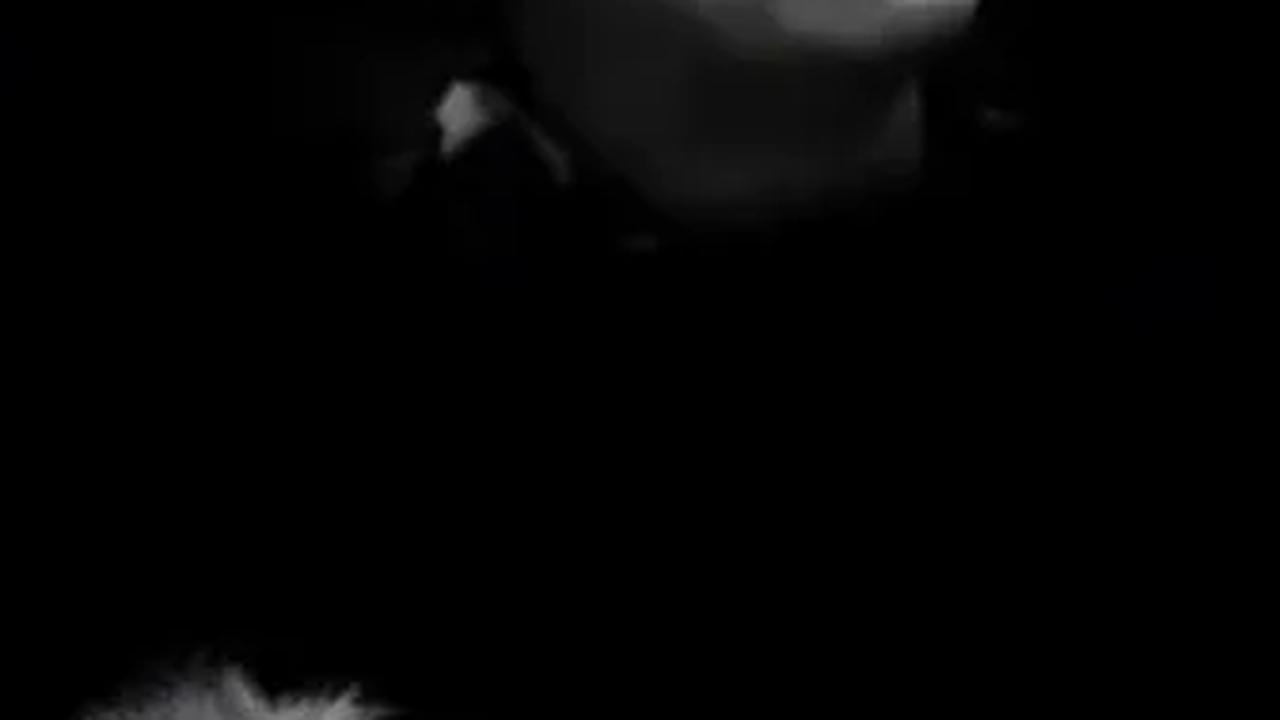"Sayangi orang tua, sayangi keluarga, selalu berdoa di mana pun kita berada, harus selalu ada getaran semangat," ujar Iwan Setiawan.<br>