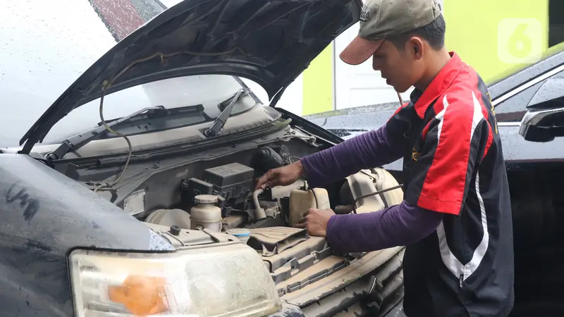 Melihat Proses Perbaikan Mobil Pasca-Terendam Banjir