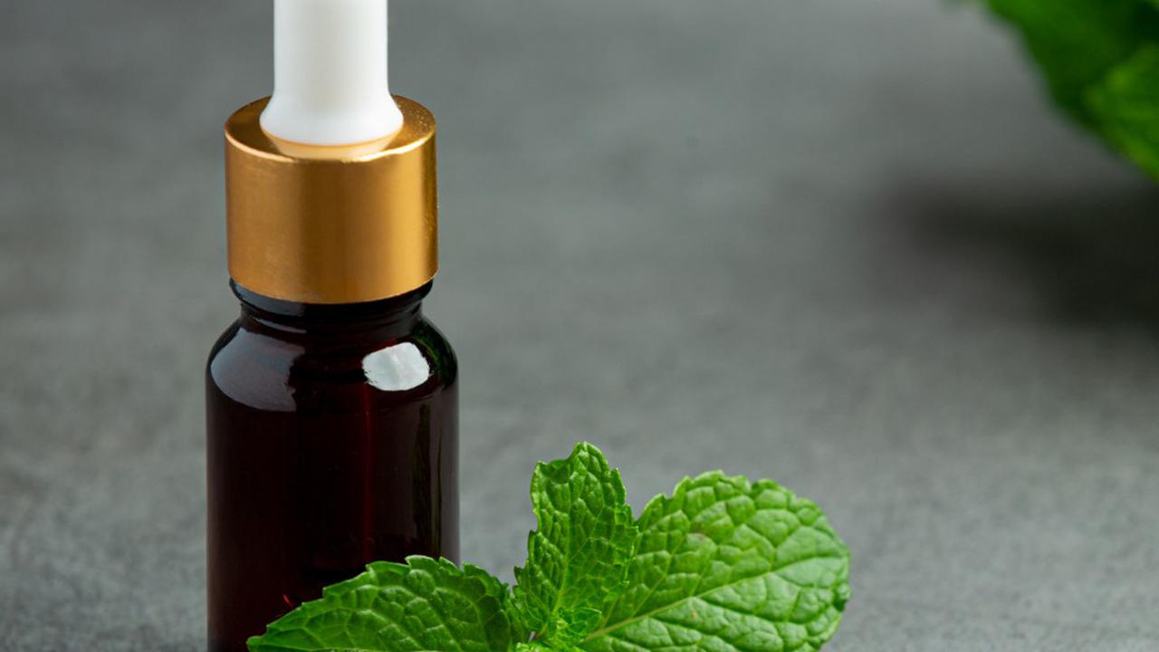 Ilustrasi Minyak Esensial Aroma Peppermint (©Freepik)