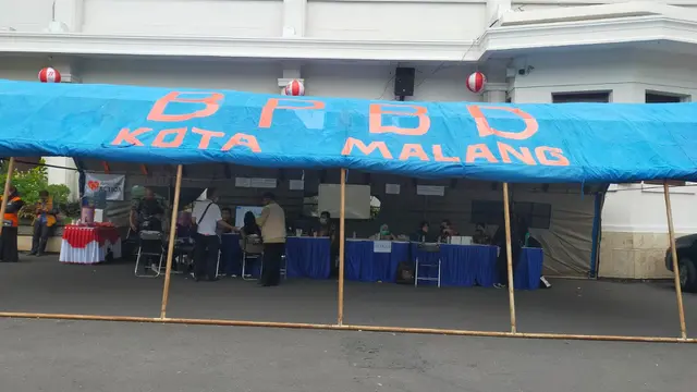 Posko Informasi korban tragedi Stadion Kanjuruhan didirikan di Balai Kota Malang. (Zainul Arifin/Liputan6.com)