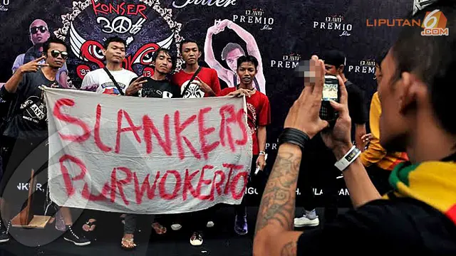 gallery-slank-131214b2.jpg