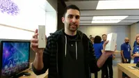 David Rahimi, Pembeli iPhone 6 Pertama di Dunia
